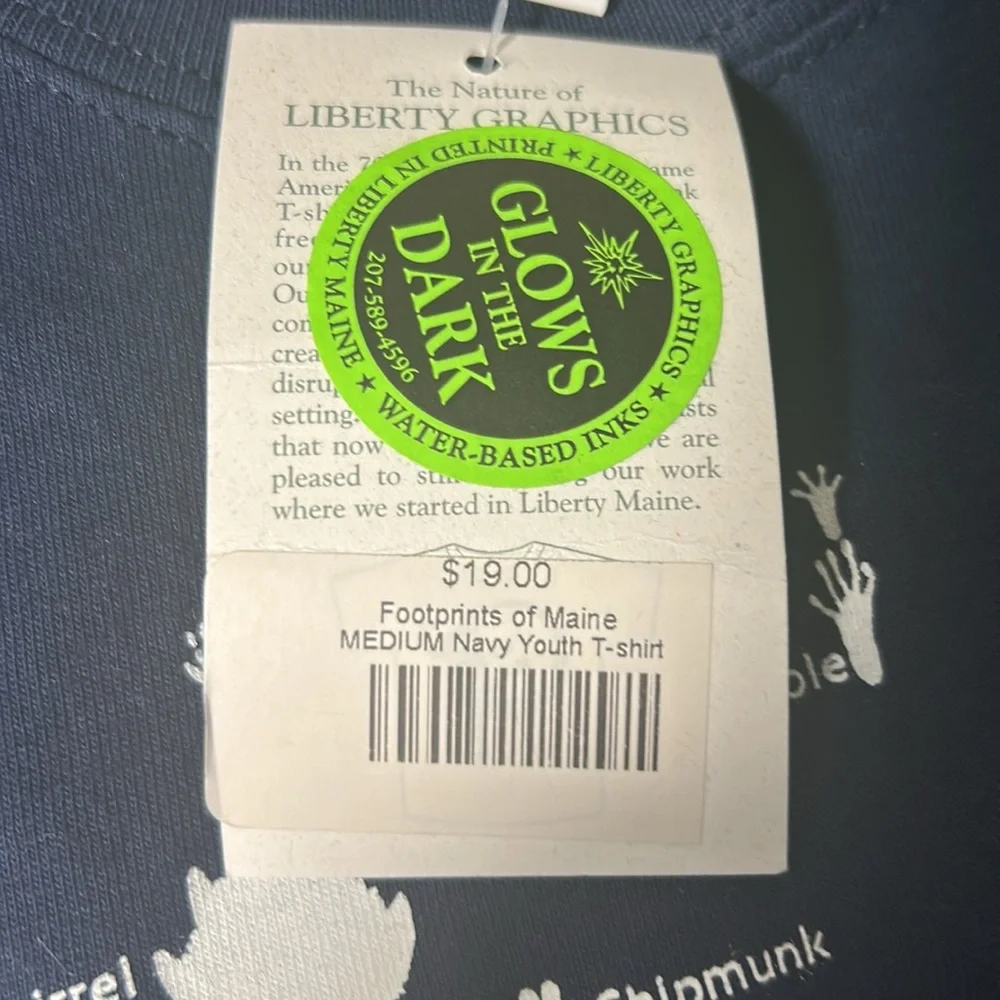 Footprints of Maine glow in the dark graphic printed tee size medium - Picture 9 of 9